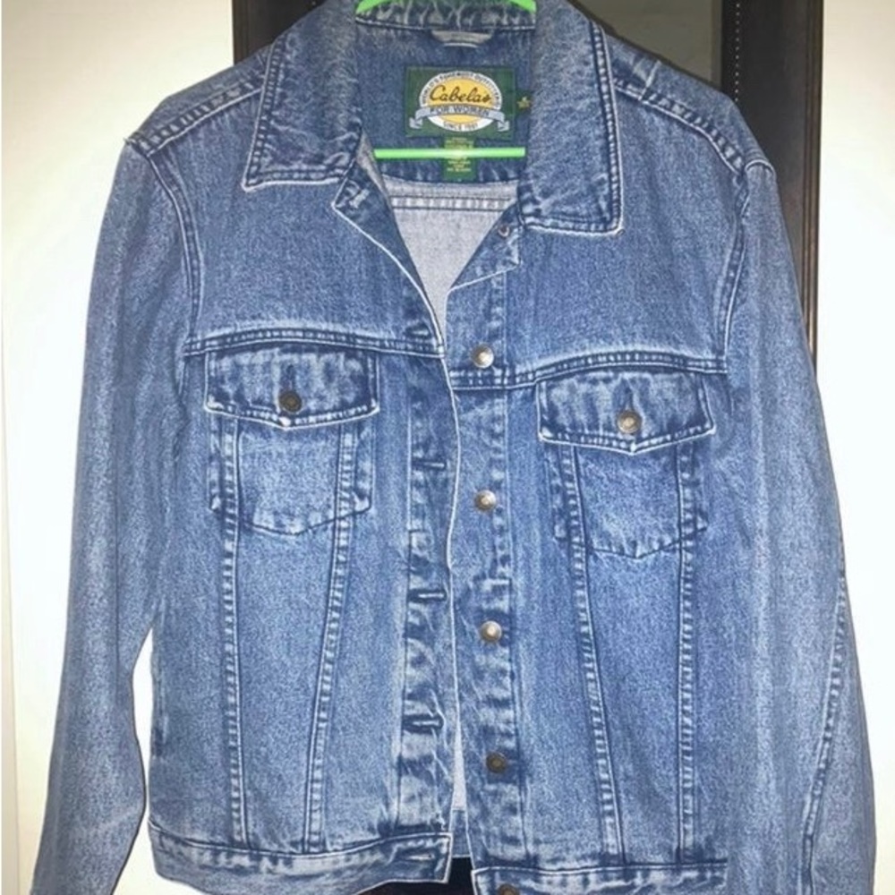 Women’s Cabela Jean  jacket in excellent condition size medium